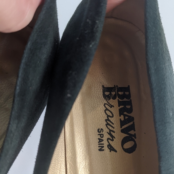 ✨  any 2 items for $20 ✨ Vintage Forest Green suede pumps - Picture 4 of 4